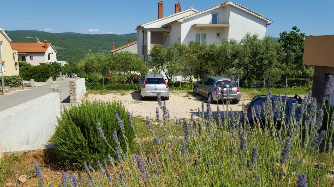 Apartments Sanjin Kornic Exterior photo